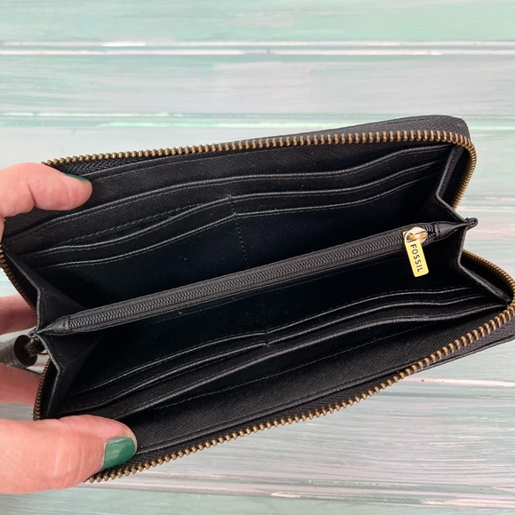 Fossil Leather Wallet NWOT - Picture 4 of 6